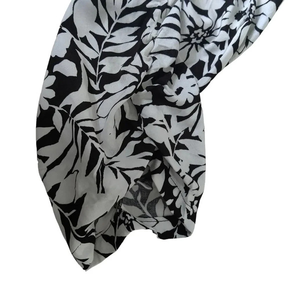 French Laundry Floral Print Joggers Cropped Pants Rayon Black White Size 1X - Picture 10 of 14